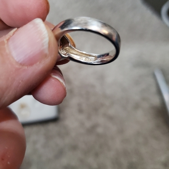Silver and Clear Ring with 925 Marking on Inside - Picture 5 of 11
